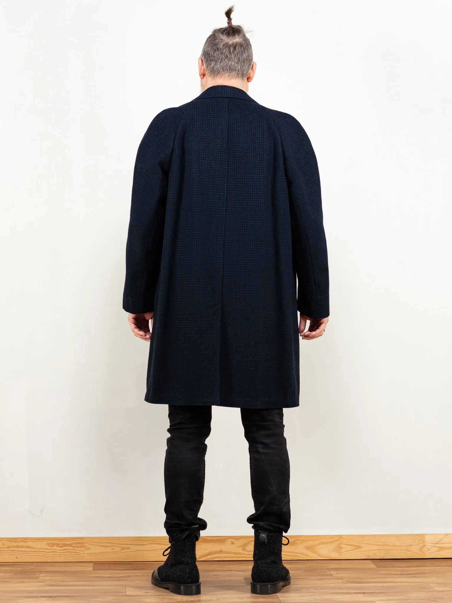 Vintage 80's Men Wool Coat in Dark Blue